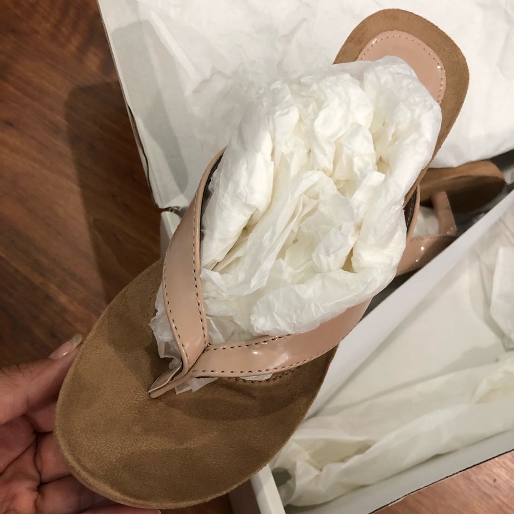 Cute sandals.